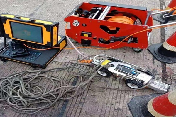 解放CCTV管道检测机器人